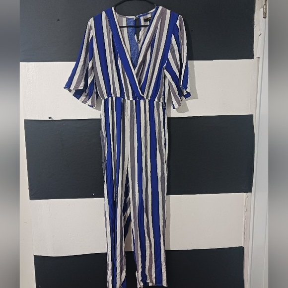 Women Multicolor Striped V cross halter jumpsuit - Picture 2 of 12